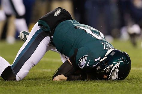 Carson Wentz’s concussion was reason enough to bench him, but the injury’s effect is unclear