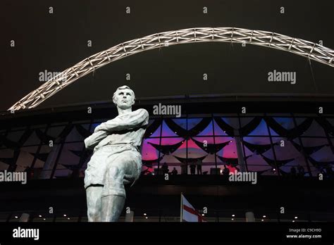 Bobby Moore 1966 World Cup Stock Photos & Bobby Moore 1966 World Cup ...