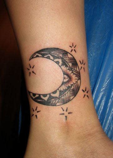 Gothic Moon Tattoo On Leg