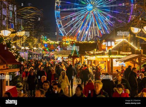 Christmas market on Königsstraße in the city centre of Duisburg, pre ...