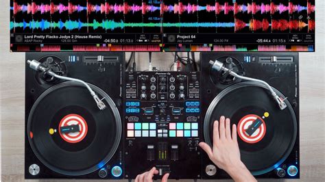 PRO DJ SMOOTHLY MIXES HOUSE MUSIC! - Fast and Creative DJ Mixing - YouTube