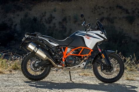 KTM 1090 Adventure R vs. Honda Africa Twin: SHOOTOUT - Cycle News