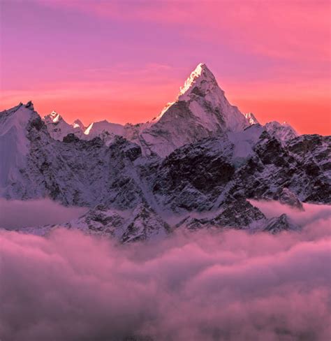 13,600+ Himalayas Sunrise Stock Photos, Pictures & Royalty-Free Images ...