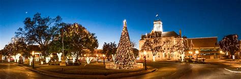 5 Picturesque Texas Towns for the Holidays