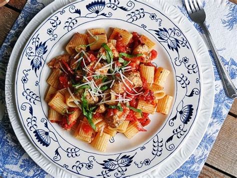 Spiced Chicken & Mezzi Rigatoni - Amanda's Cookin'