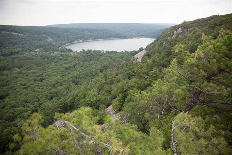 Devils Lake Hiking Trails - An Illustrated Overview & Map