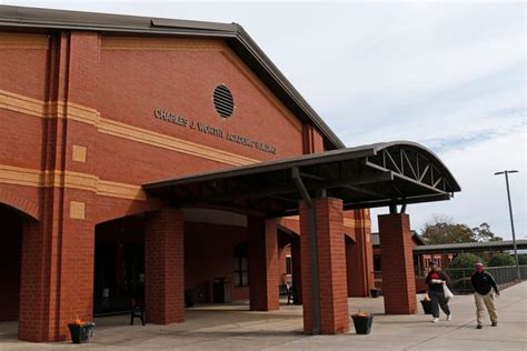 Cedar Shoals High School closes early after fire set in restroom