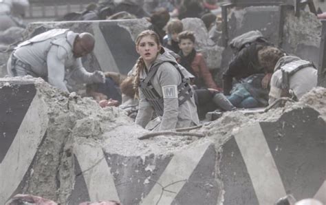 mockingjay part 2 stills prim final scene.jpg - Galleries - Panem ...