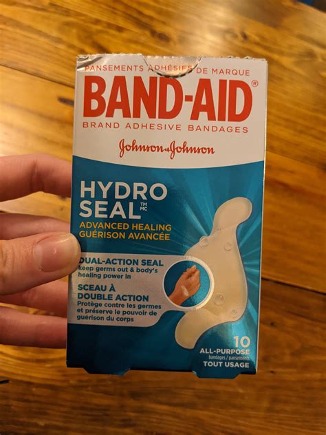 BAND-AID® Brand Adhesive Bandages Hydro Seal™ Advanced Healing, 10 count reviews in First Aid ...