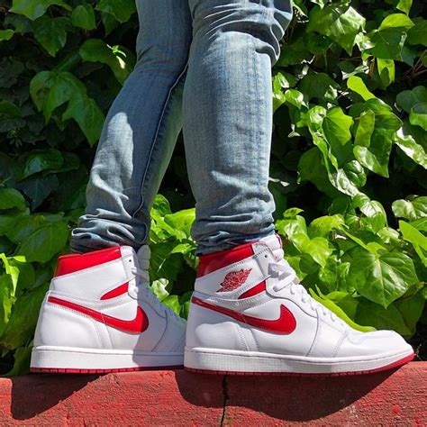 Air Jordan 1 OG Metallic Red White in 2021 | Air jordan 1 women outfit, Jordan 1 women, Air ...