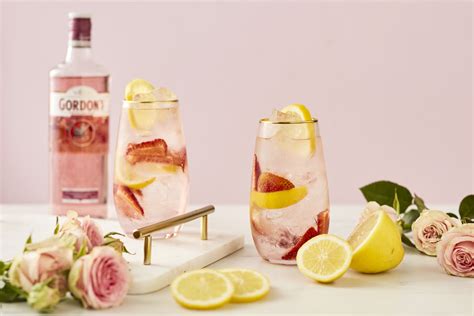 This is how to make a pink gin and tonic - Vogue Australia