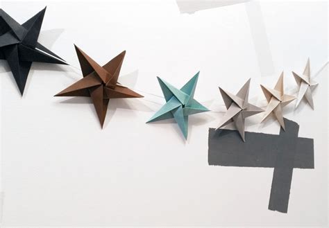 DIY Origami Christmas Star - Design & Paper