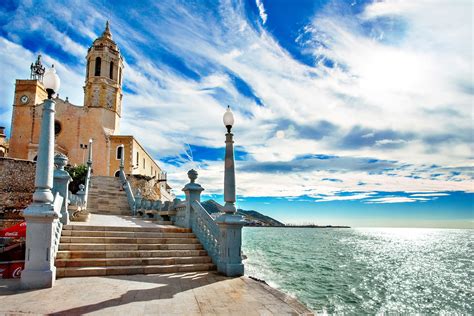 Let yourself be seduced by the charm of Sitges | MAX Tourism