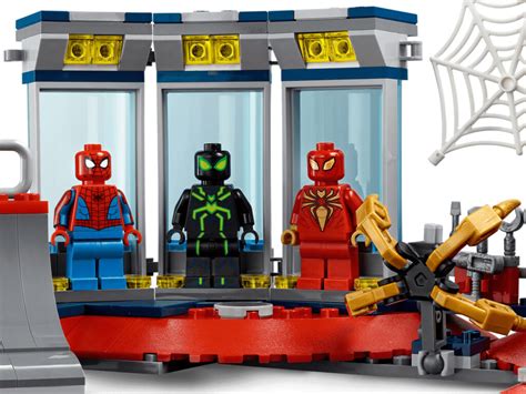 First Look at LEGO Marvel Spiderman Attack on the Spider Lair (76175 ...