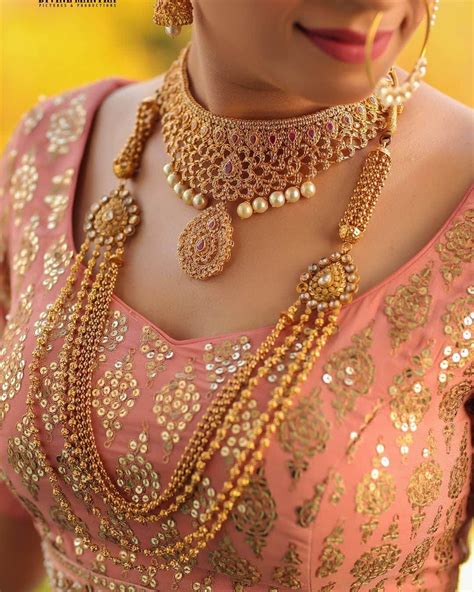 Stunning Bridal Gold Necklace Designs For The Swoon-Worthy Brides of 2021