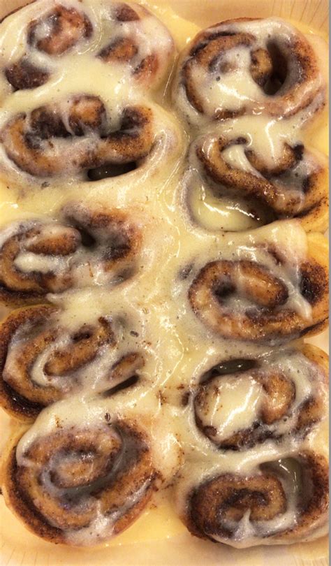 Pizza Hut Has New Cinnabon Mini Rolls - Pizza Hut Desserts 2018