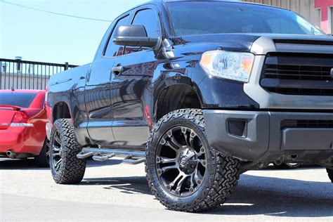 2016 Toyota Tundra Black Fuel Off-Road Vapor D569 Wheel | Wheel Front