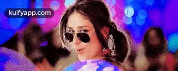 Kareena Kapoor.Gif GIF - Kareena kapoor Kareena kapoor-khan Fevicol se ...