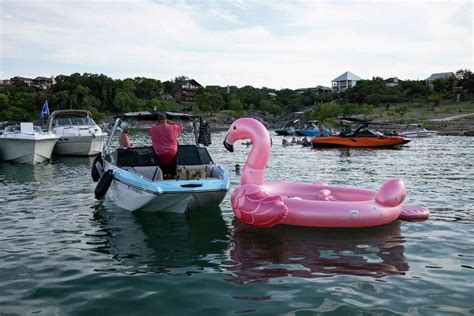 Boating in Canyon Lake floats survey for users ahead of busy season