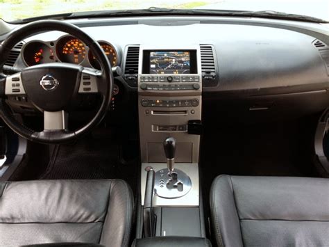 2004 Nissan maxima interior specs