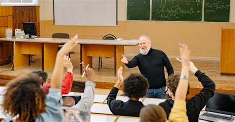 A Class Having a Recitation · Free Stock Photo