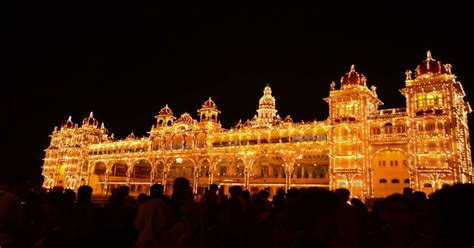 Do It Like The Royals Did At The Mysore Dasara Procession This Year | WhatsHot Bangalore