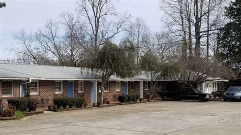 COUNTRY INN MOTEL - Reviews, Photos