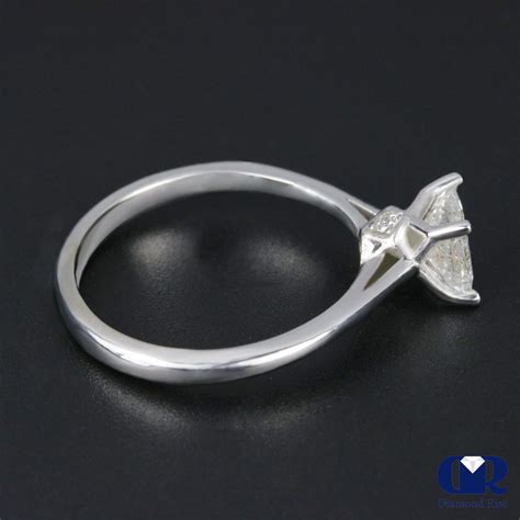 1.05 Carat Princess Cut Diamond solitaire Engagement Ring In 14K White Gold