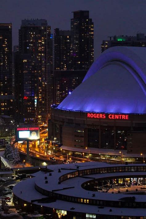 Snowy SkyDome : r/toronto