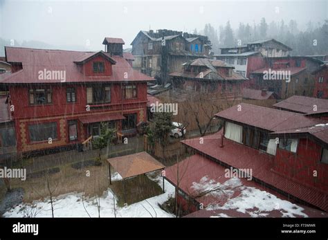 Snowfall, winter, pahalgam, kashmir, india, asia Stock Photo - Alamy