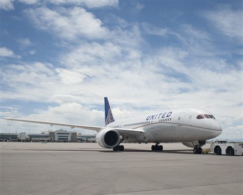 Hub Report: Denver International Airport (DEN) and United Airlines - AirlineReporter ...