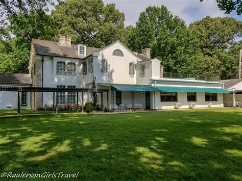 Things to See on the Graceland Tours - RaulersonGirlsTravel