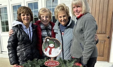 CHESTER ARTS CLUB DECORATES FOR HOLIDAYS - Hometown News