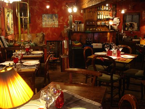 File:Bouchon Restaurant Lyon 001 (Trishhhh).jpg - Wikimedia Commons