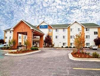 BAYMONT BY WYNDHAM GURNEE $67 ($̶9̶7̶) - Updated 2021 Prices & Hotel Reviews - IL - Tripadvisor