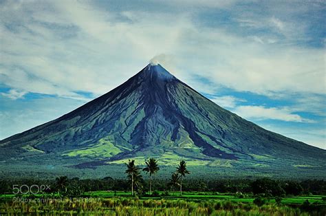 Alert level raised on Philippines Mayon volcano, after volcano exhibits ...