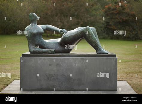 Henry Moore sculpture Reclining Figure 1982 Stock Photo - Alamy