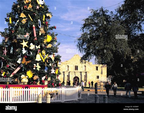 Christmas tree in Alamo Plaza, San Antonio, Texas, USA Stock Photo - Alamy