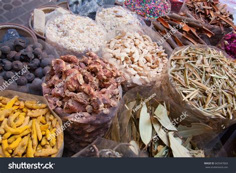 Colorful Spices On Traditional Arabian Souk Stock Photo 665947669 ...