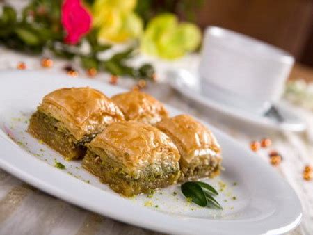 Azerbaijani cuisine - interesting features and popular dishes