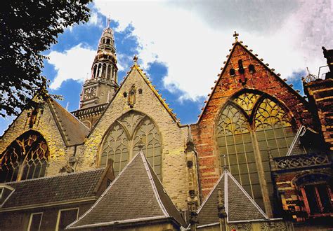 Amsterdam - Oude Kerk, Up Close