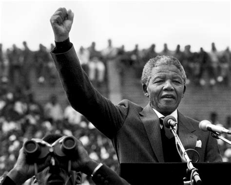 Nelson Mandela, el presidente sudafricano que dedicó su vida a combatir ...