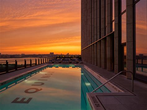 Saltwater and Rooftop Pools | Equinox Hotel New York