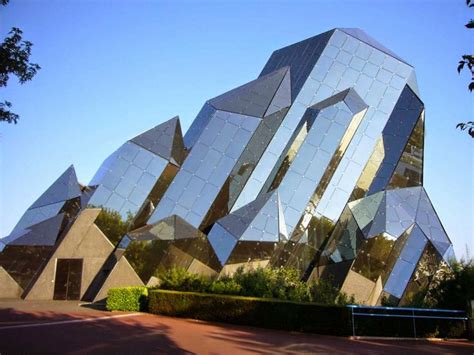 Architecture Futuriste | Modern architecture building, Iconic buildings, Modern buildings