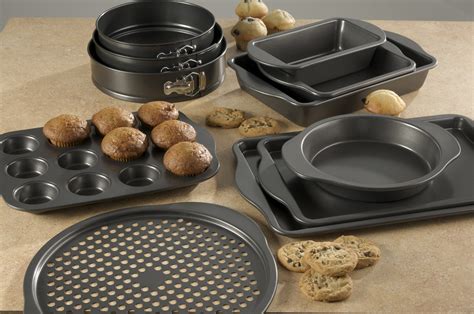 The Best Nonstick Bakeware Set | Reviews, Ratings, Comparisons