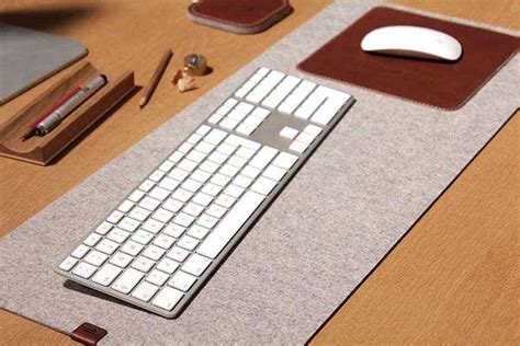 Handmade Wool Felt Desk Mat with Leather Mouse Pad | Gadgetsin