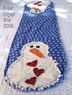 Snowman Table runner | Quilted table runners, Table runner pattern, Christmas table runner