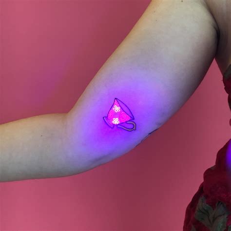 Tổng hợp 30 mẫu Glow in the dark tattoo đẹp và sáng tạo nhất 2024