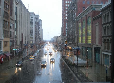 Fichier:Rainy day in Indianapolis.jpg — Wikipédia
