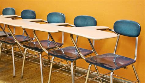 Despite cleaning, school desks are persistently gross - Futurity